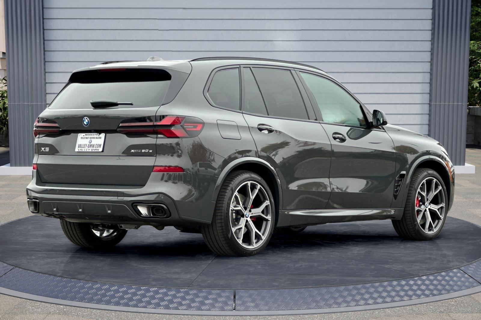 New 2026 BMW X5 xDrive50e w/ M Sport Package image 4