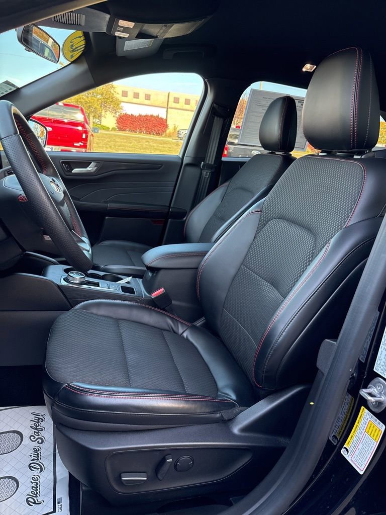 Used 2023 Ford Escape ST-Line w/ Tech Pack #1 image 3