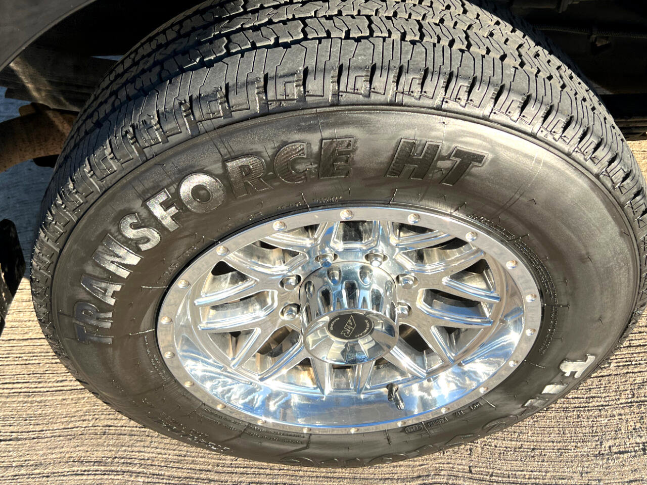 Used 2017 Chevrolet Express 2500 Extended image 13