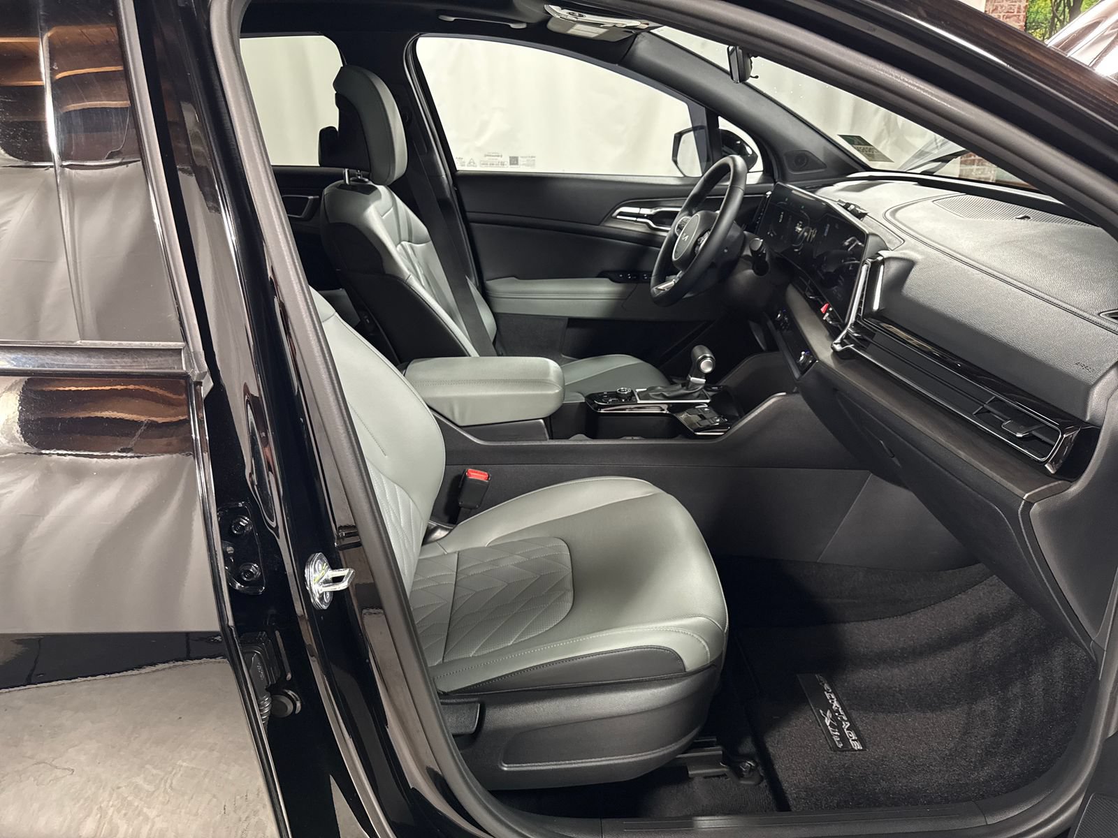 Certified 2023 Kia Sportage X-Line w/ X-Line Premium Package AWD/4WD image 28