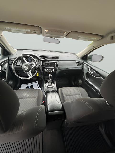 Used 2020 Nissan Rogue SV image 12