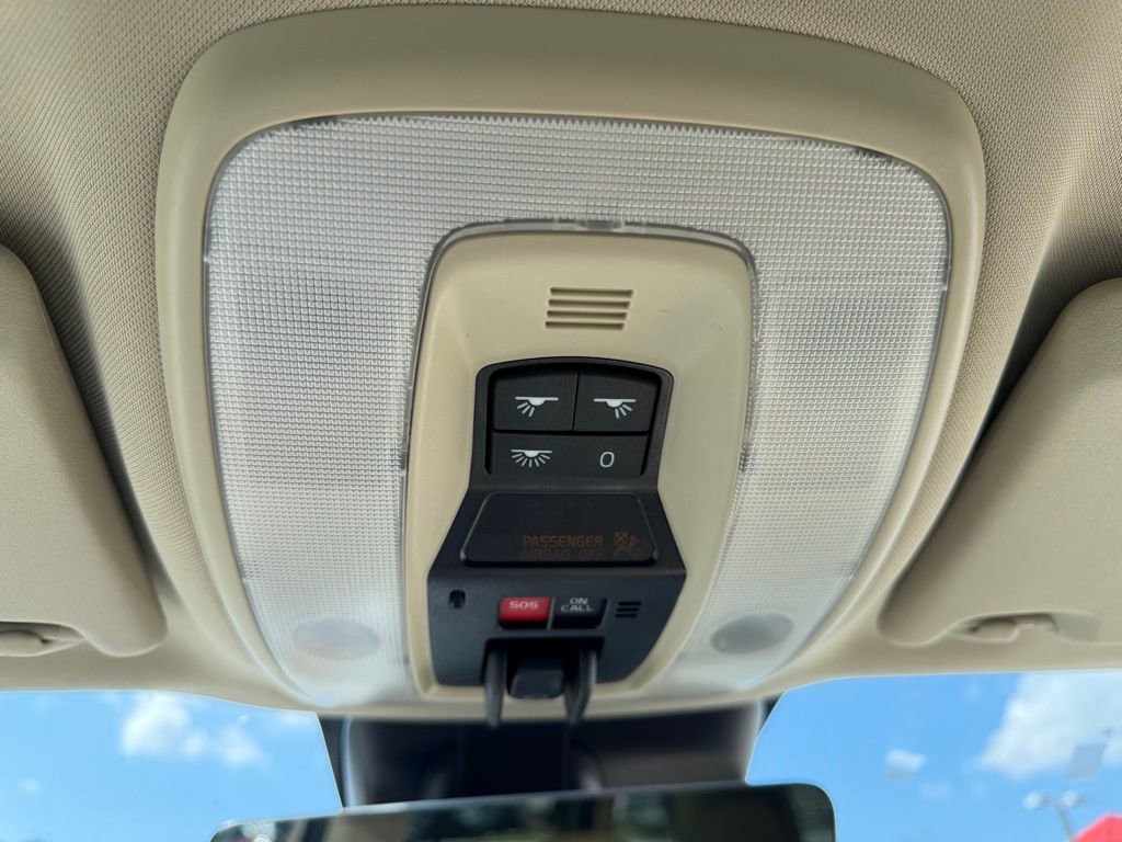 Used 2016 Volvo XC60 T6 w/ Proximity Package image 34