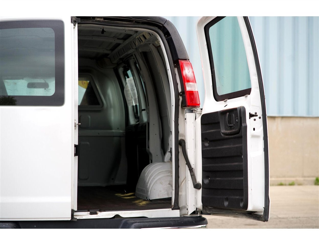 Used 2019 Chevrolet Express 2500 w/ Driver Convenience Package image 19