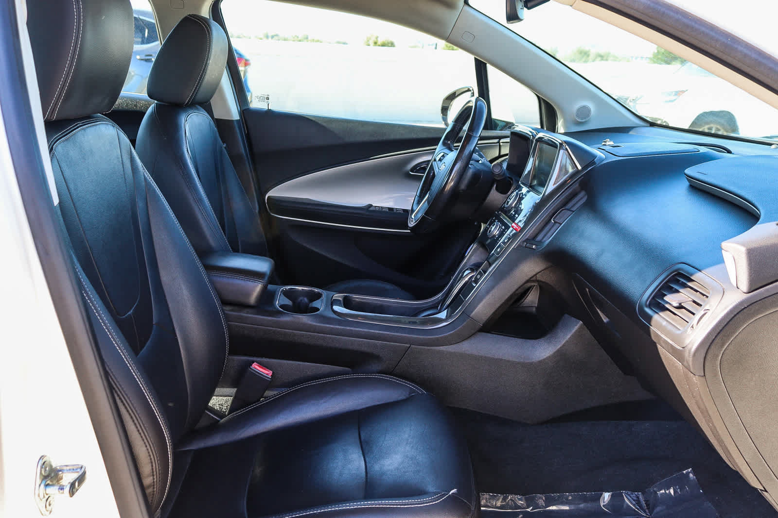 Used 2013 Chevrolet Volt Premium w/ Premium Trim Package FWD image 19