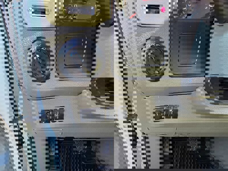 Used 2018 Nissan NV 3500 SL w/ Navigation Package image 36