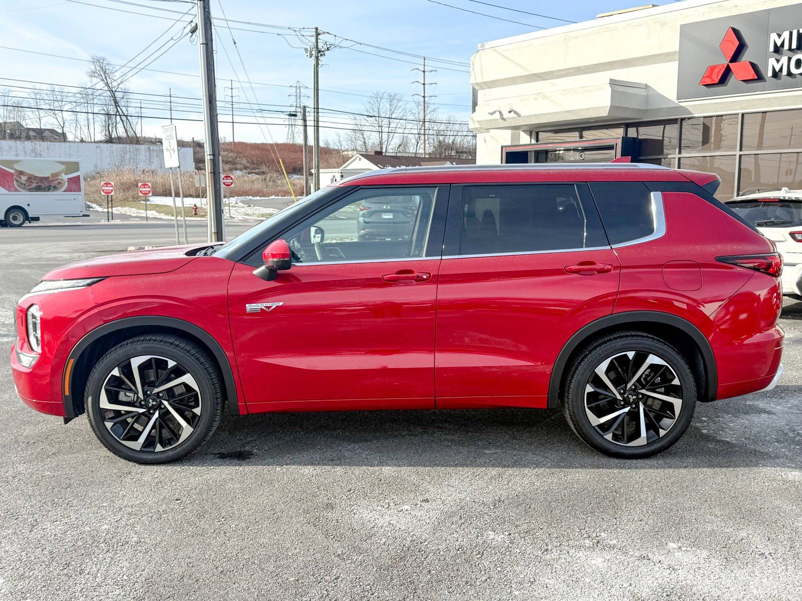 New 2025 Mitsubishi Outlander SEL image 4