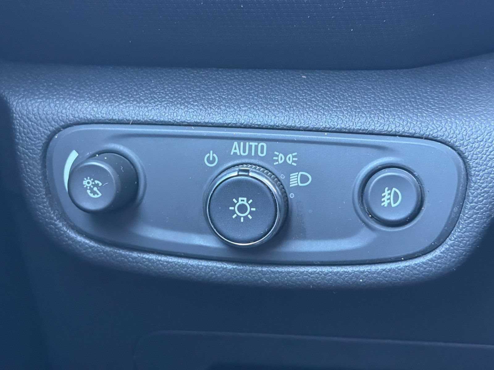 Used 2021 Chevrolet TrailBlazer RS w/ Sun and Liftgate Package FWD image 32
