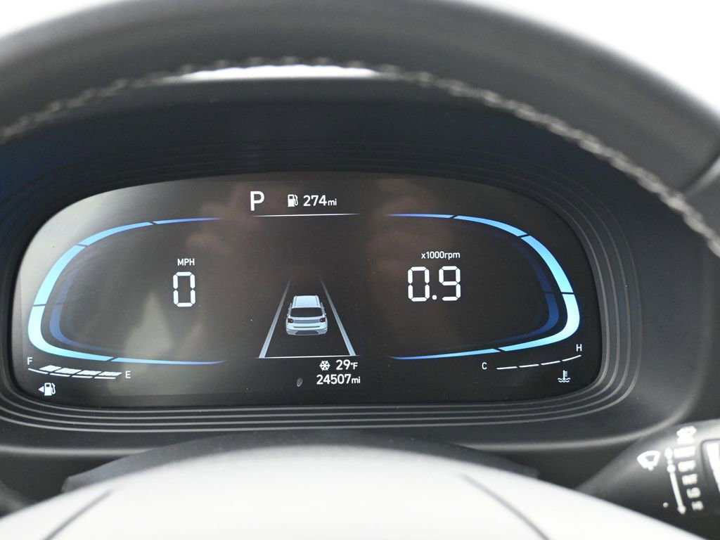 Used 2025 Hyundai Venue SEL image 36