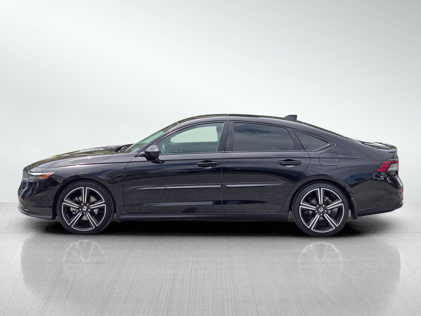Used 2023 Honda Accord Sport image 7