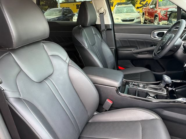 Certified 2025 Kia Sorento SX FWD image 26