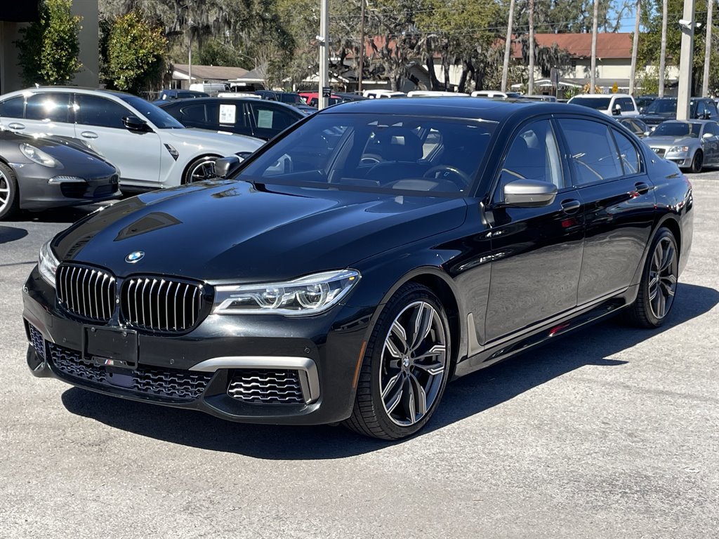 Used 2018 BMW M760i xDrive w/ Luxury Rear Seating Package AWD/4WD image 18