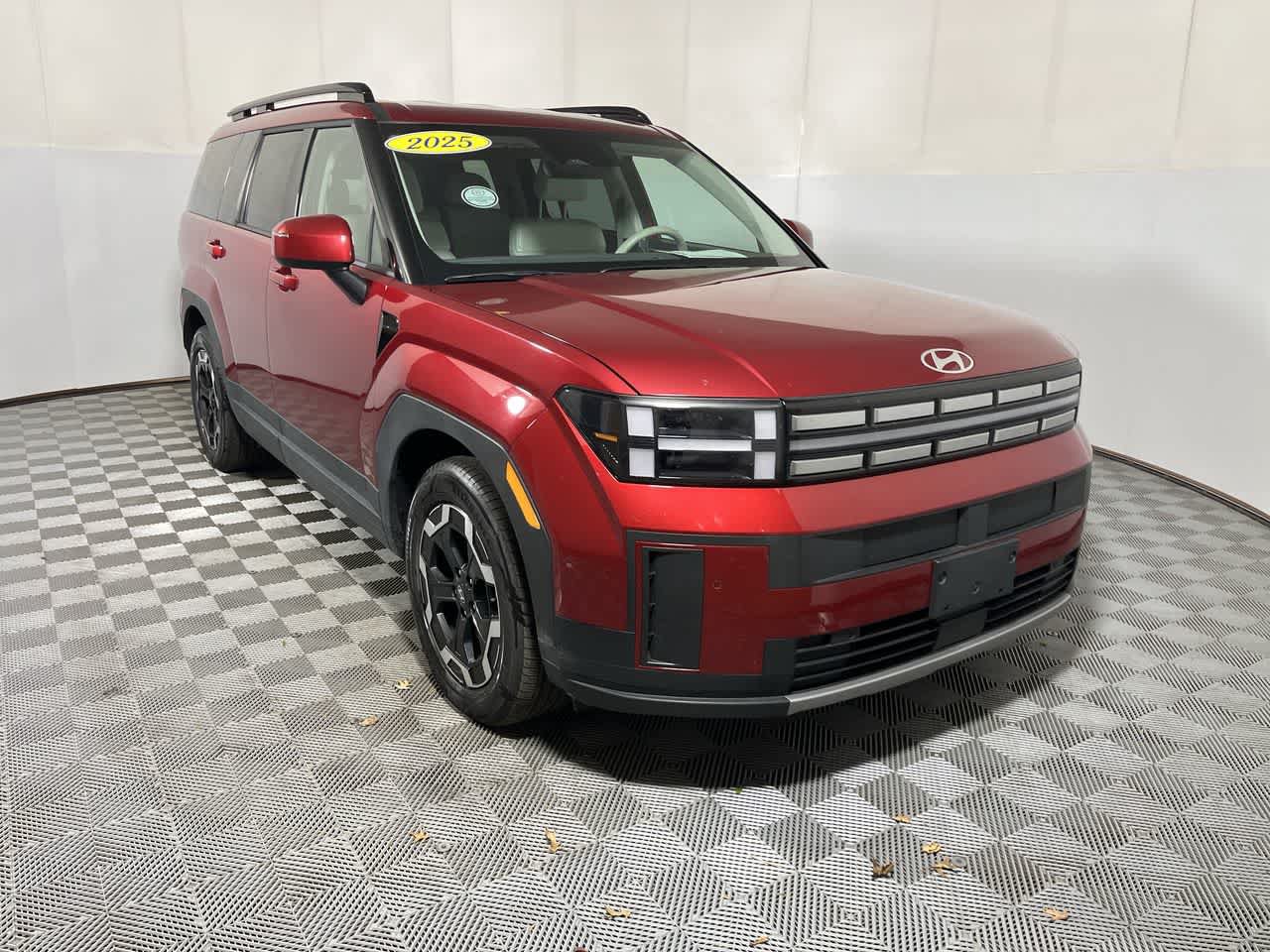 Used 2025 Hyundai Santa Fe SEL AWD/4WD image 2