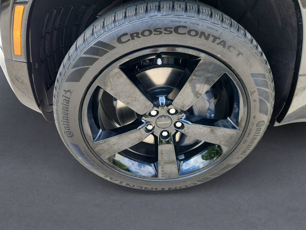 New 2026 Land Rover Defender 110 X-Dynamic SE AWD/4WD image 8