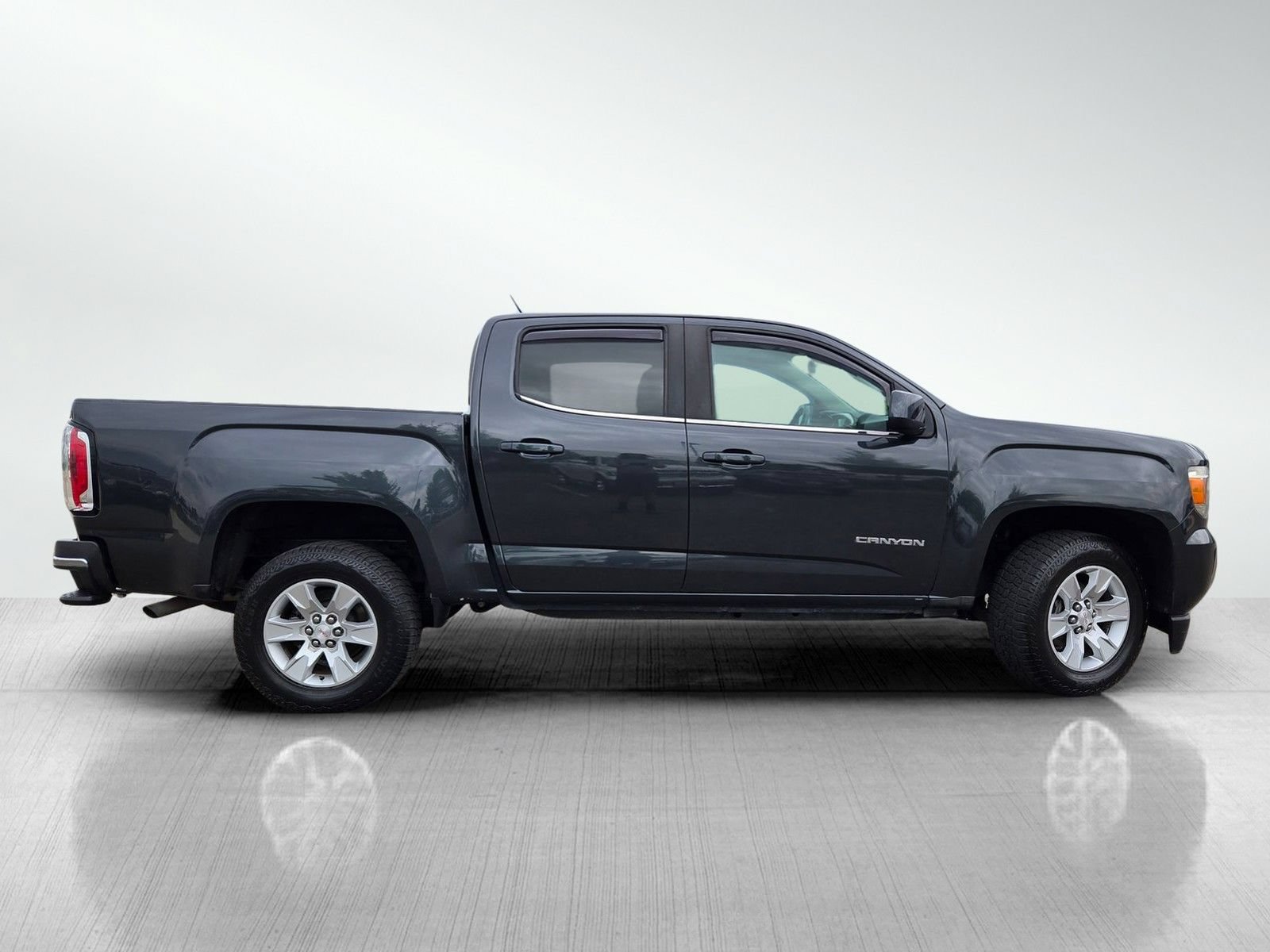 Used 2018 GMC Canyon SLE w/ SLE Convenience Package RWD image 3
