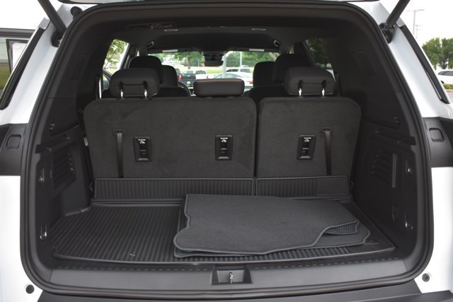 New 2026 Chevrolet Traverse LT w/ Midnight/Sport Edition FWD image 18