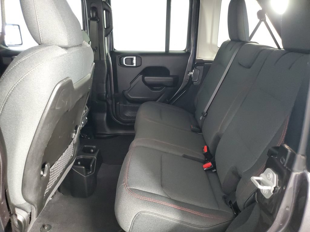 Used 2025 Jeep Wrangler Unlimited Rubicon w/ Convenience Group AWD/4WD image 14