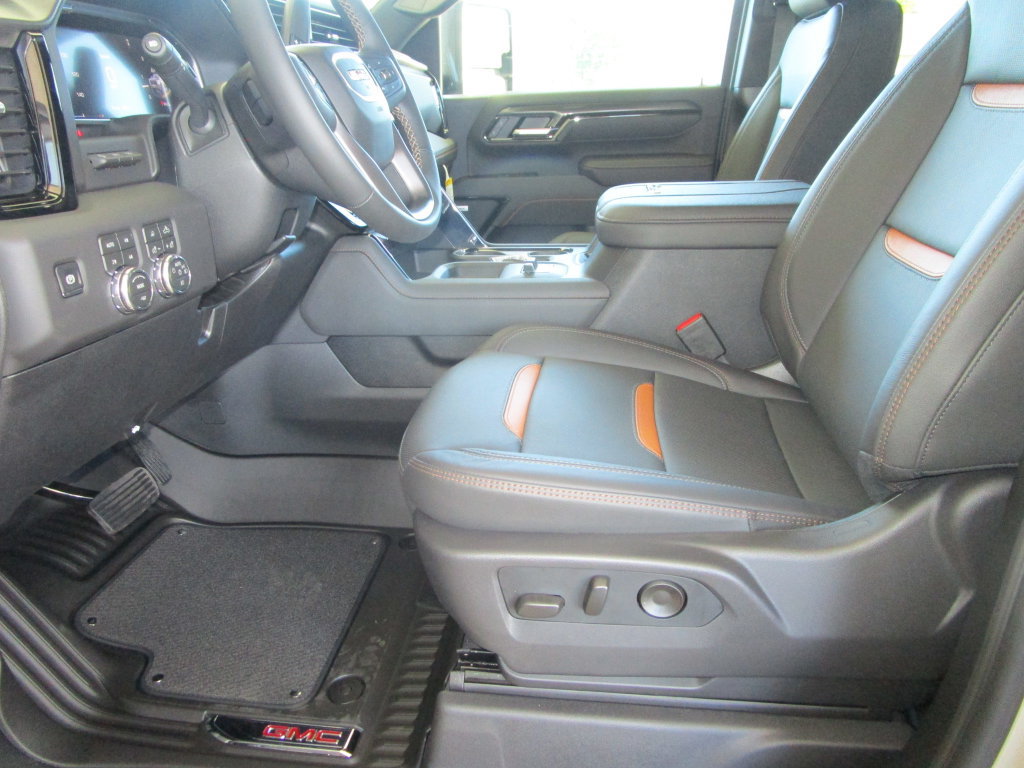 New 2026 GMC Sierra 2500 AT4 w/ AT4 Premium Plus Package AWD/4WD image 32