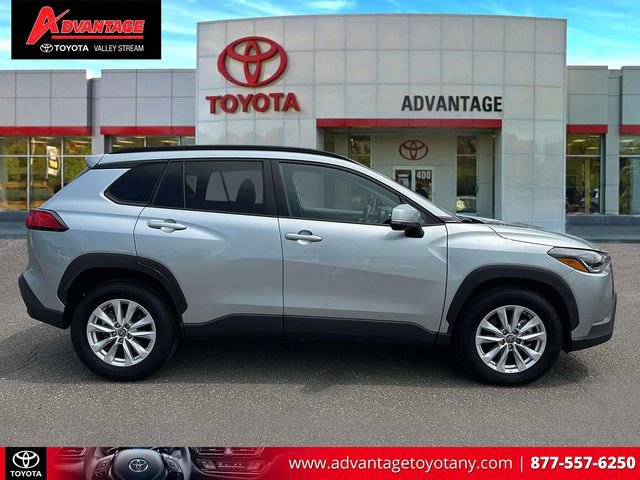 Used 2023 Toyota Corolla Cross LE AWD/4WD video 2