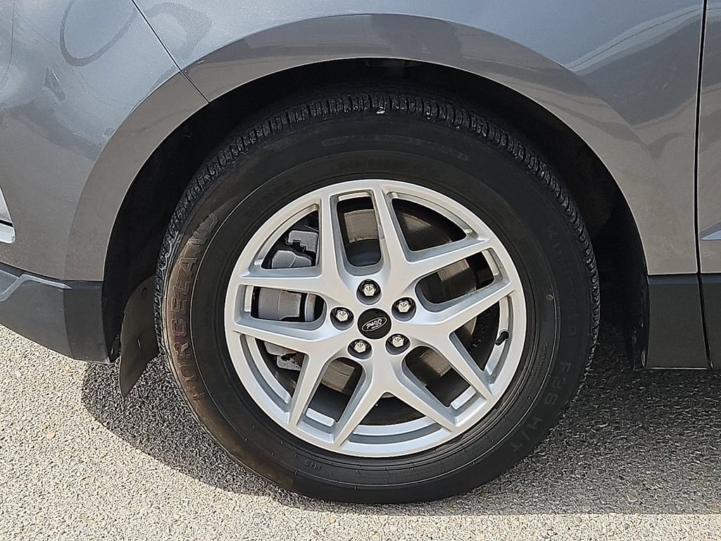 Used 2024 Ford Edge SEL AWD/4WD image 9