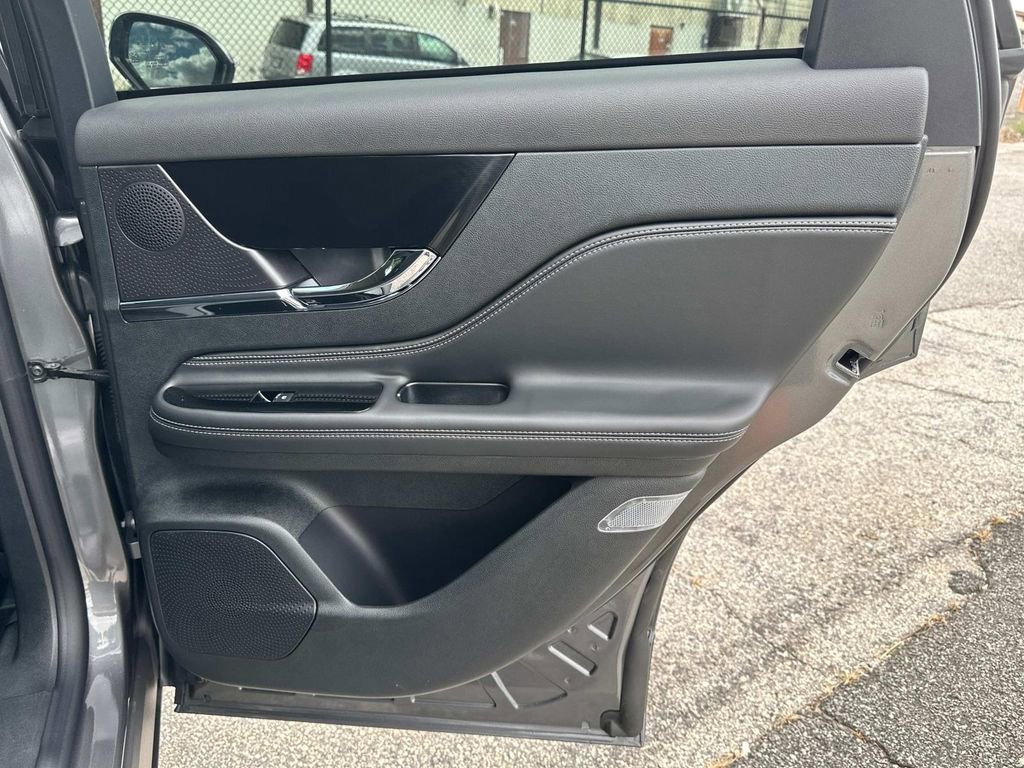 New 2025 Lincoln Corsair FWD w/ Equipment Group 101A image 16
