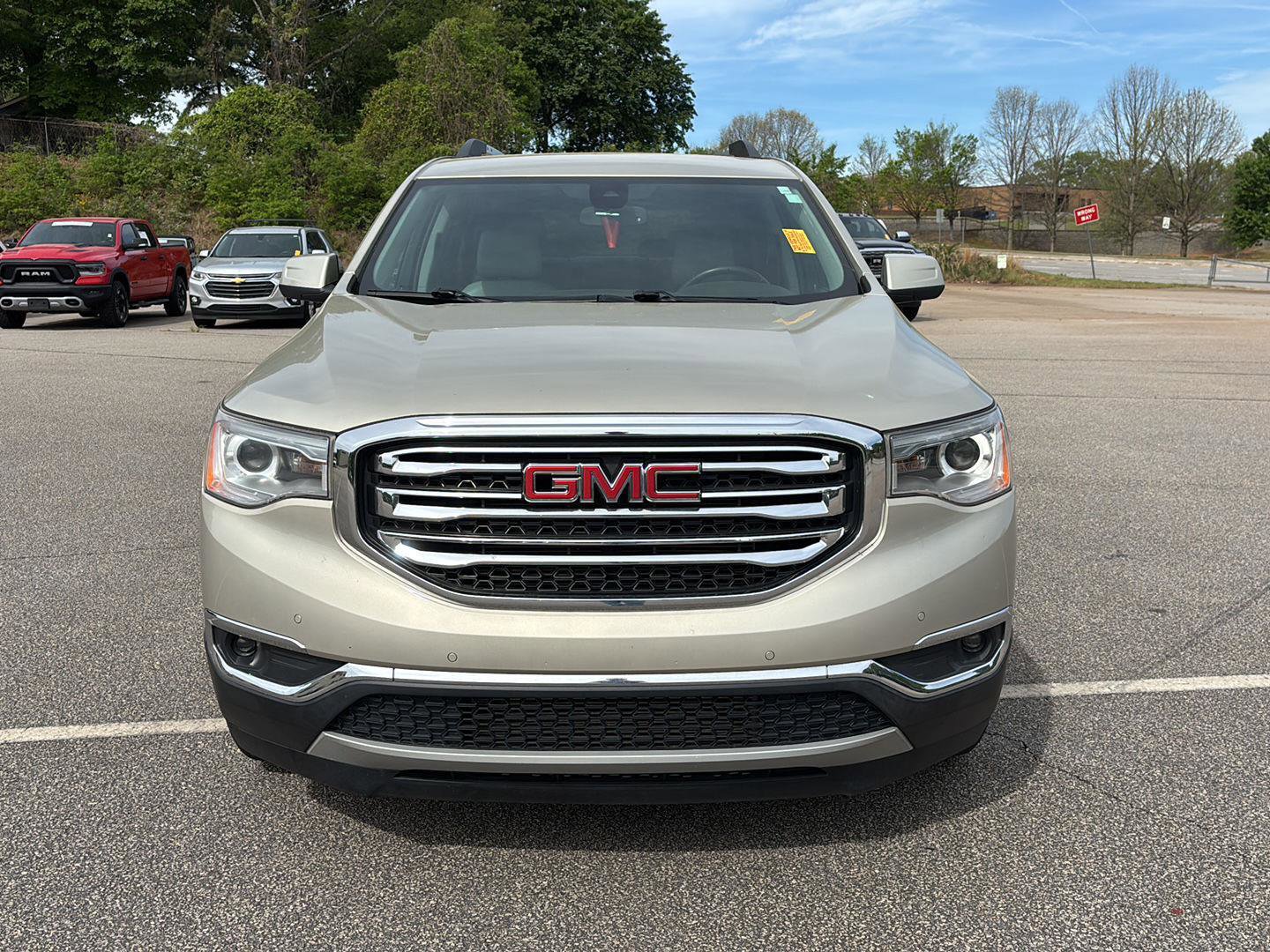 Used 2017 GMC Acadia SLT image 2