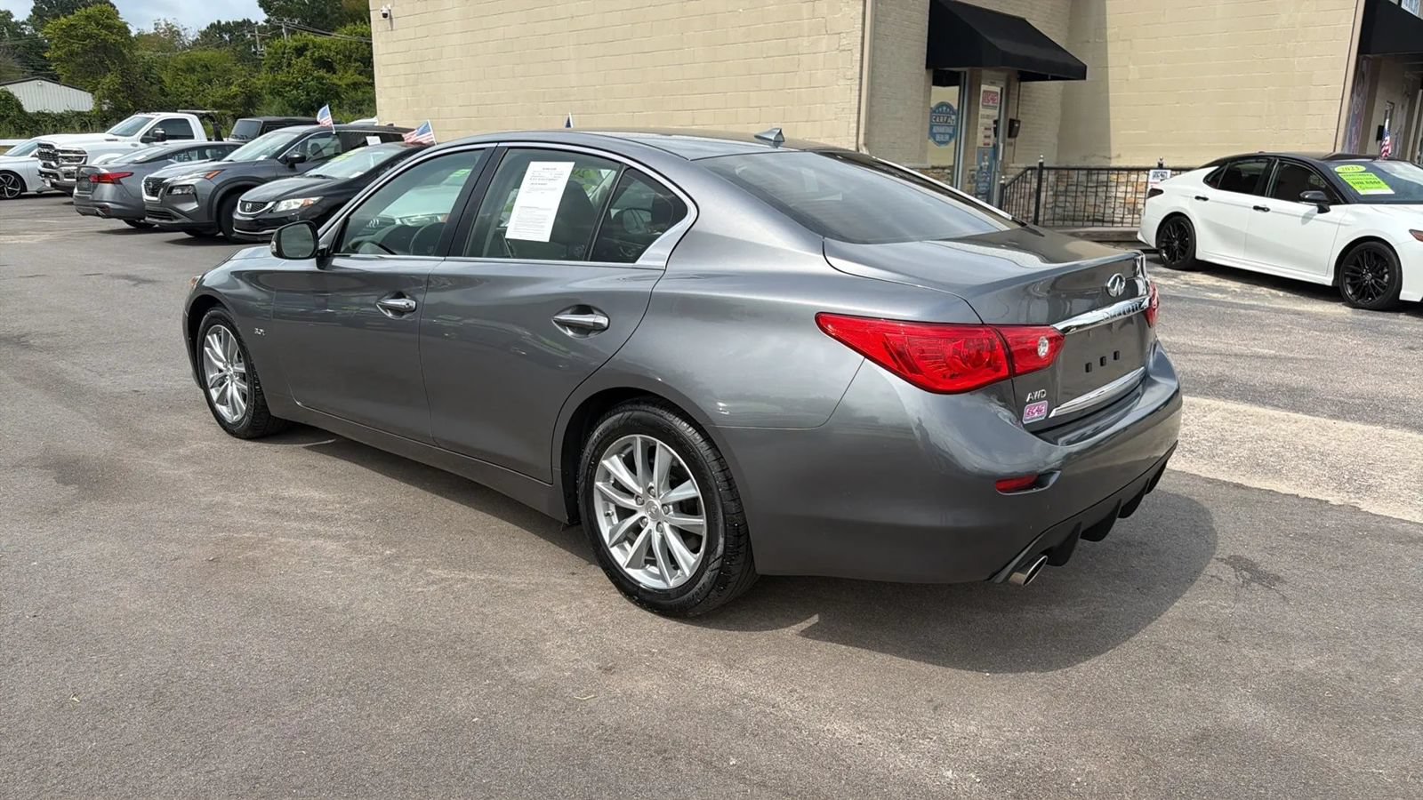 Used 2017 INFINITI Q50 3.0t Premium AWD/4WD image 3