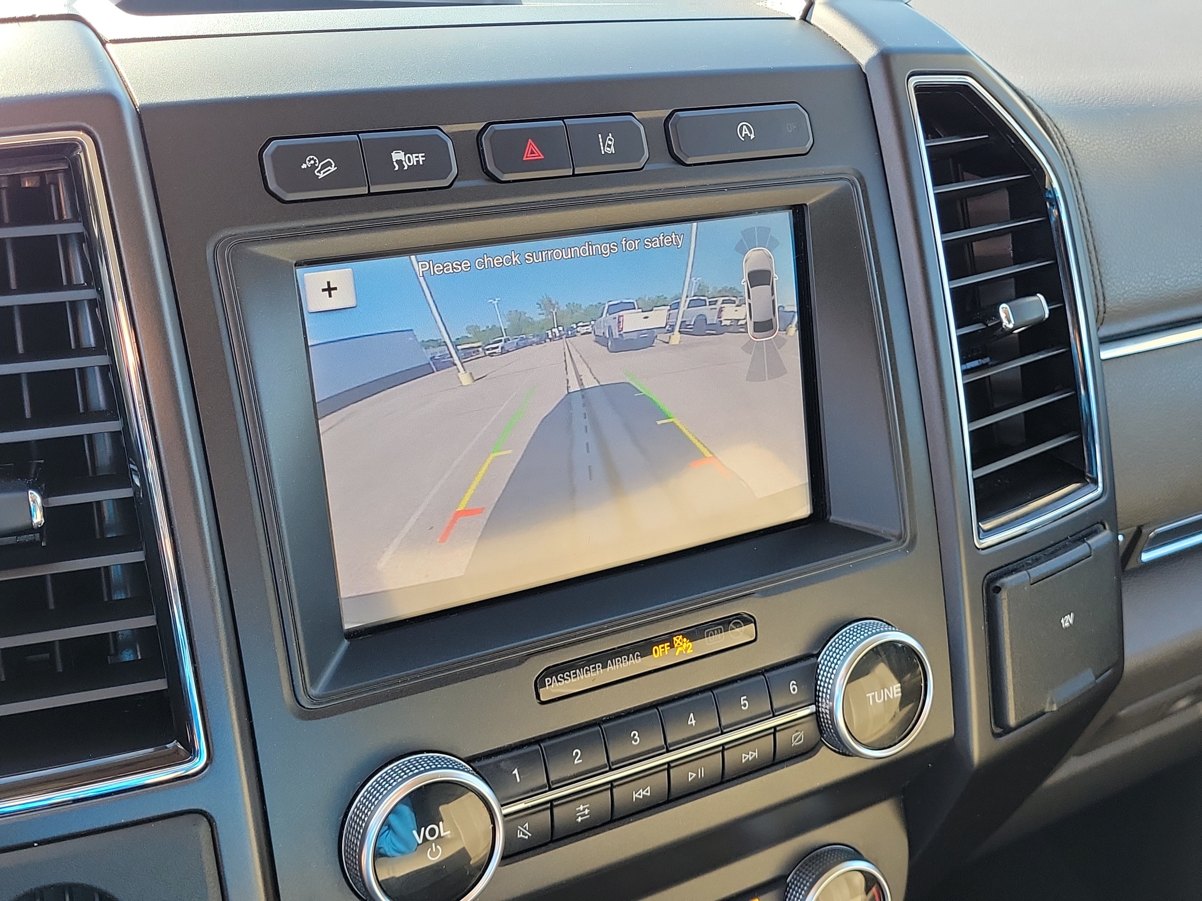 Used 2019 Ford Expedition Limited w/ Equipment Group 301A AWD/4WD image 27