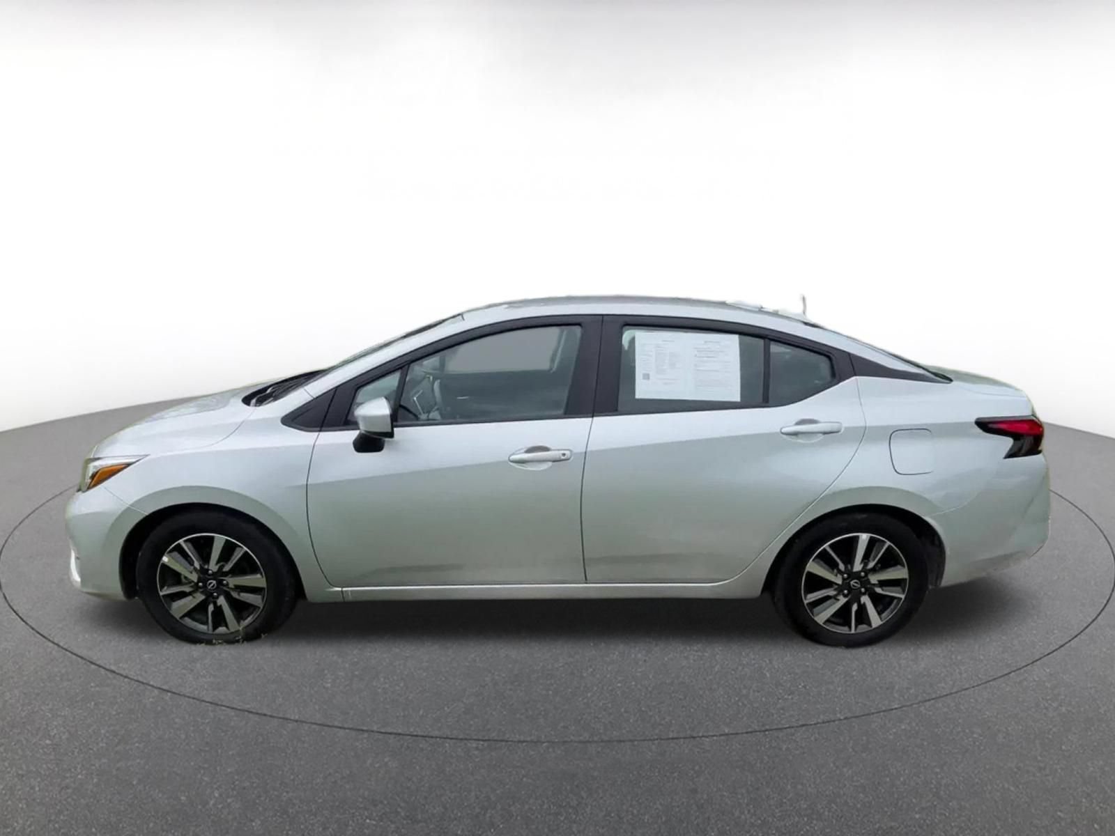 Used 2025 Nissan Versa SV FWD image 9