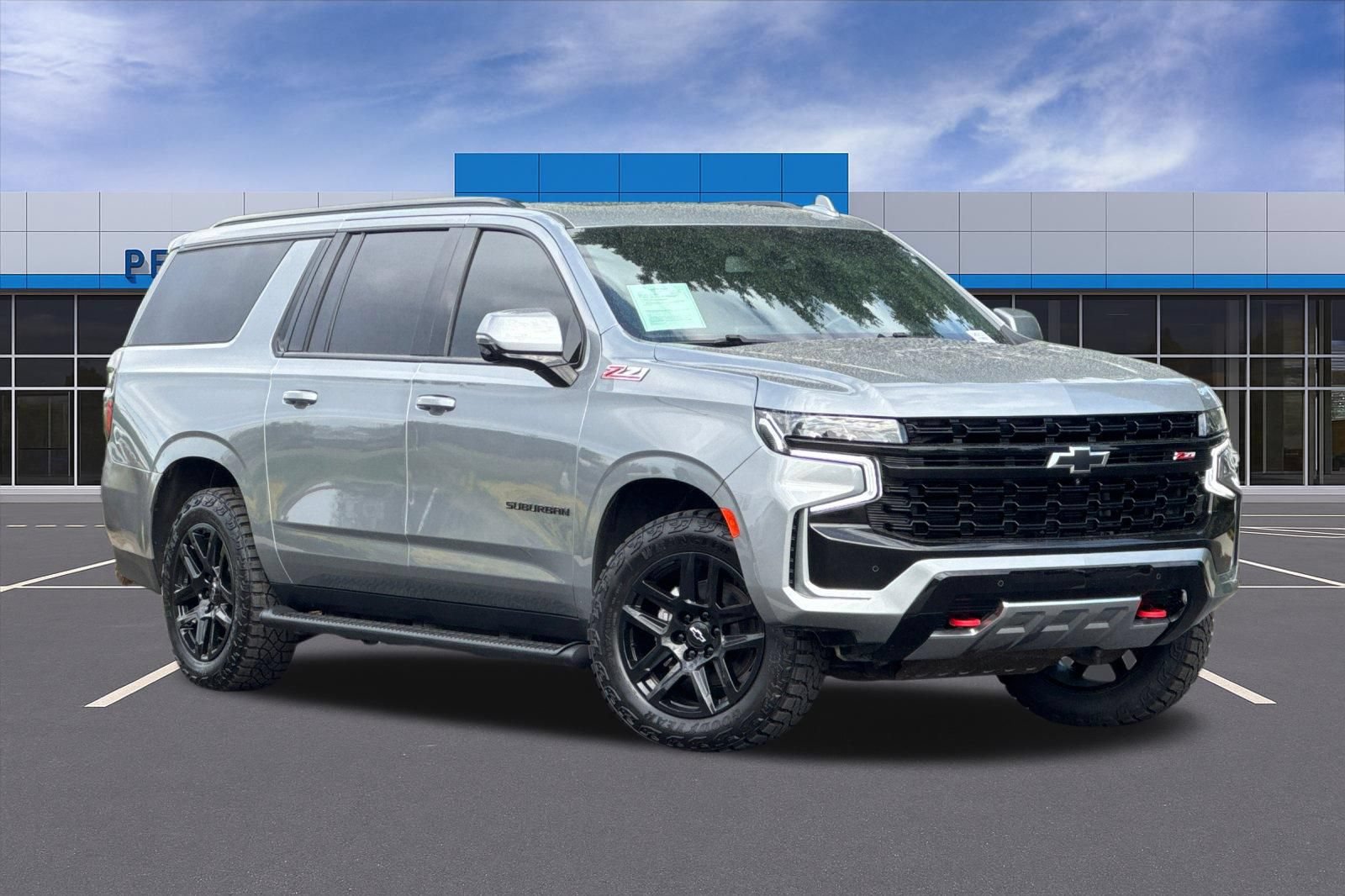 Certified 2023 Chevrolet Suburban Z71 w/ Z71 Off-Road Package AWD/4WD image 2