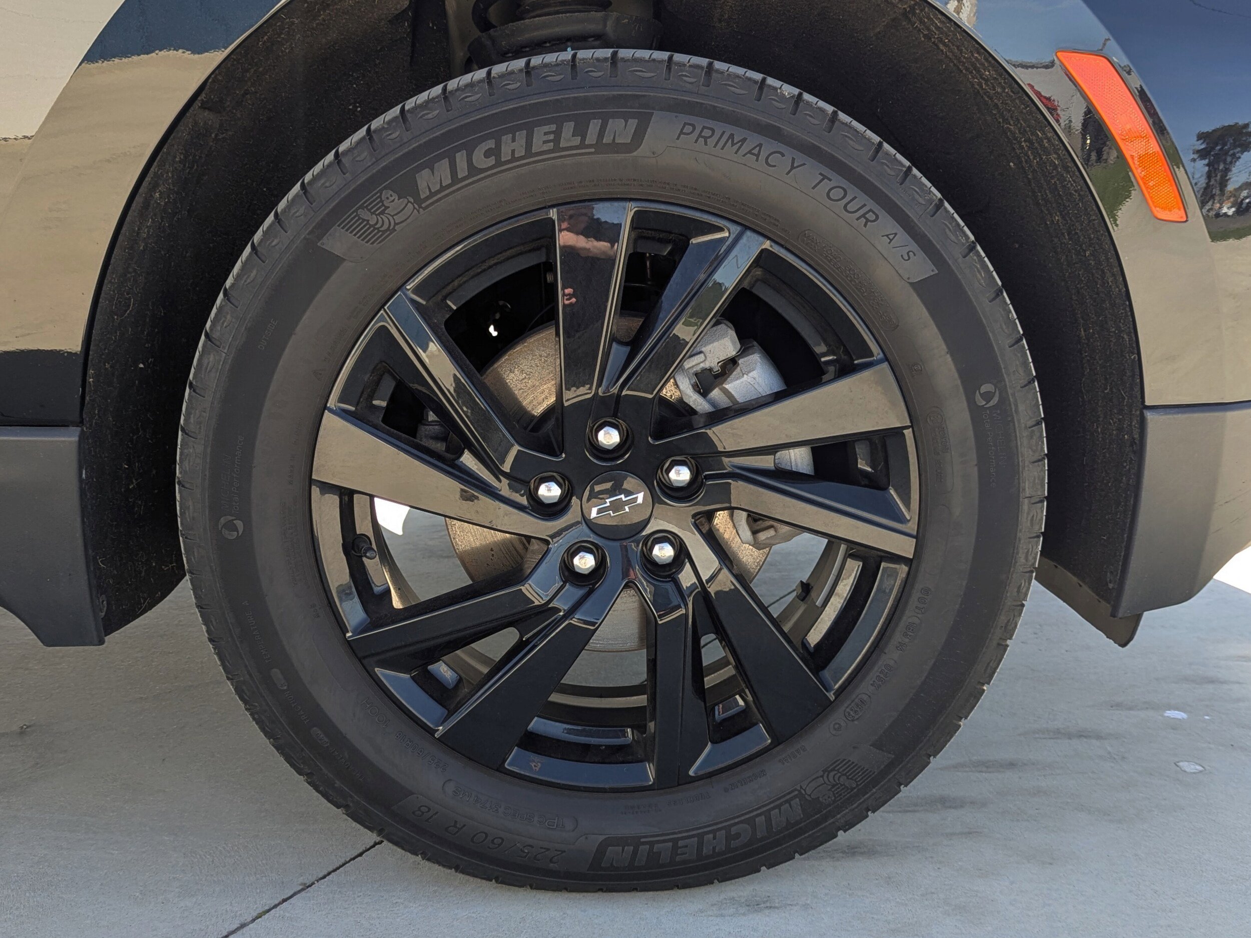 Used 2023 Chevrolet Equinox LS w/ Midnight Edition AWD/4WD image 9