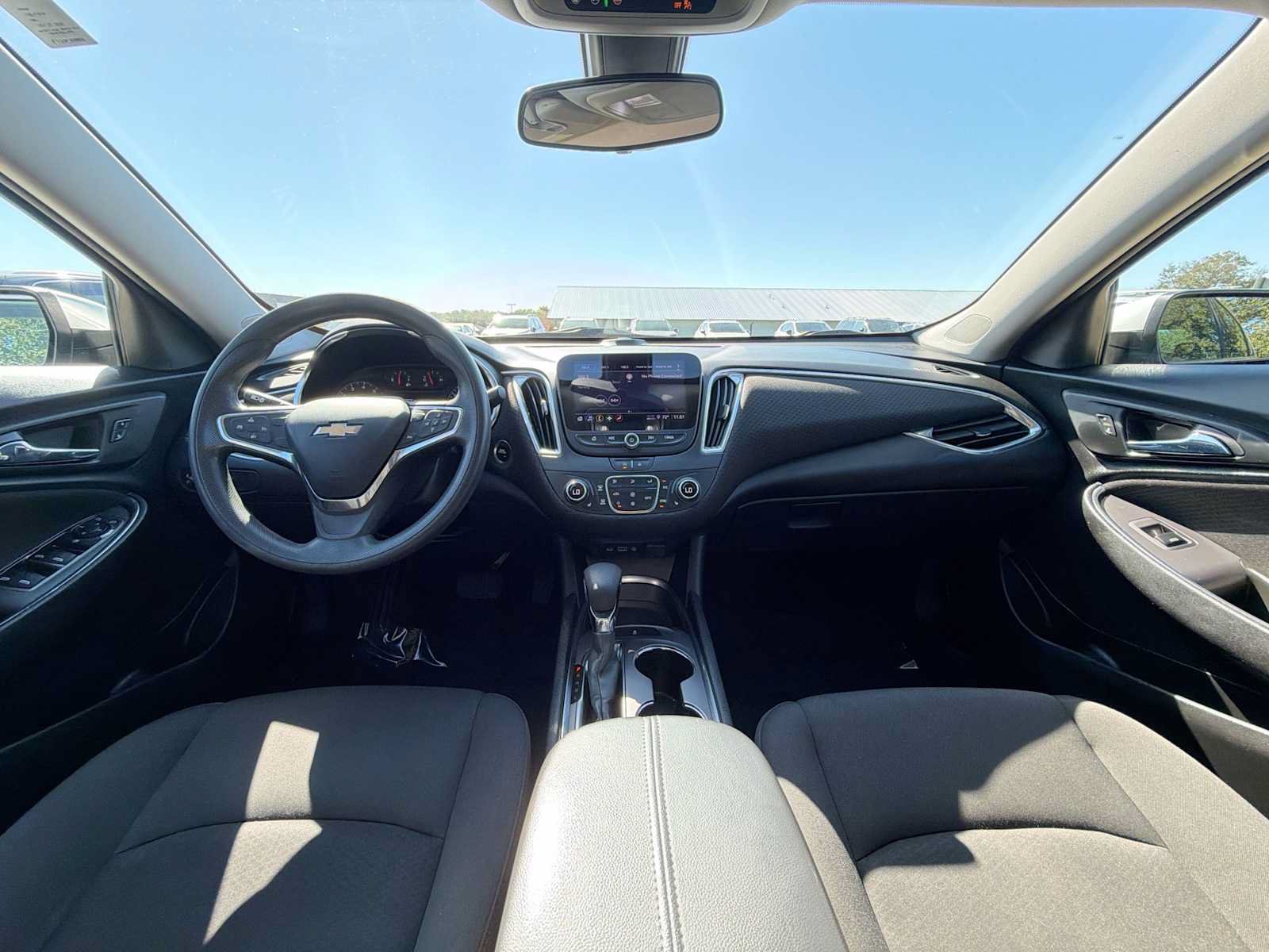 Used 2021 Chevrolet Malibu LT FWD image 12