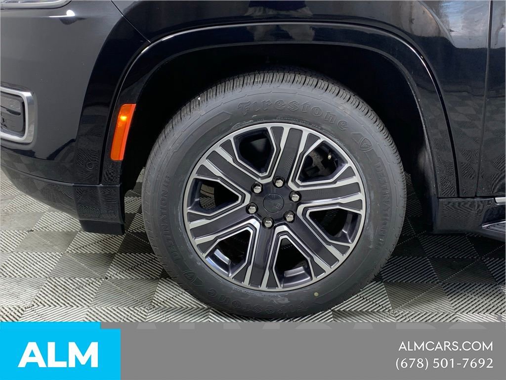 Used 2023 Jeep Wagoneer Series II AWD/4WD image 18