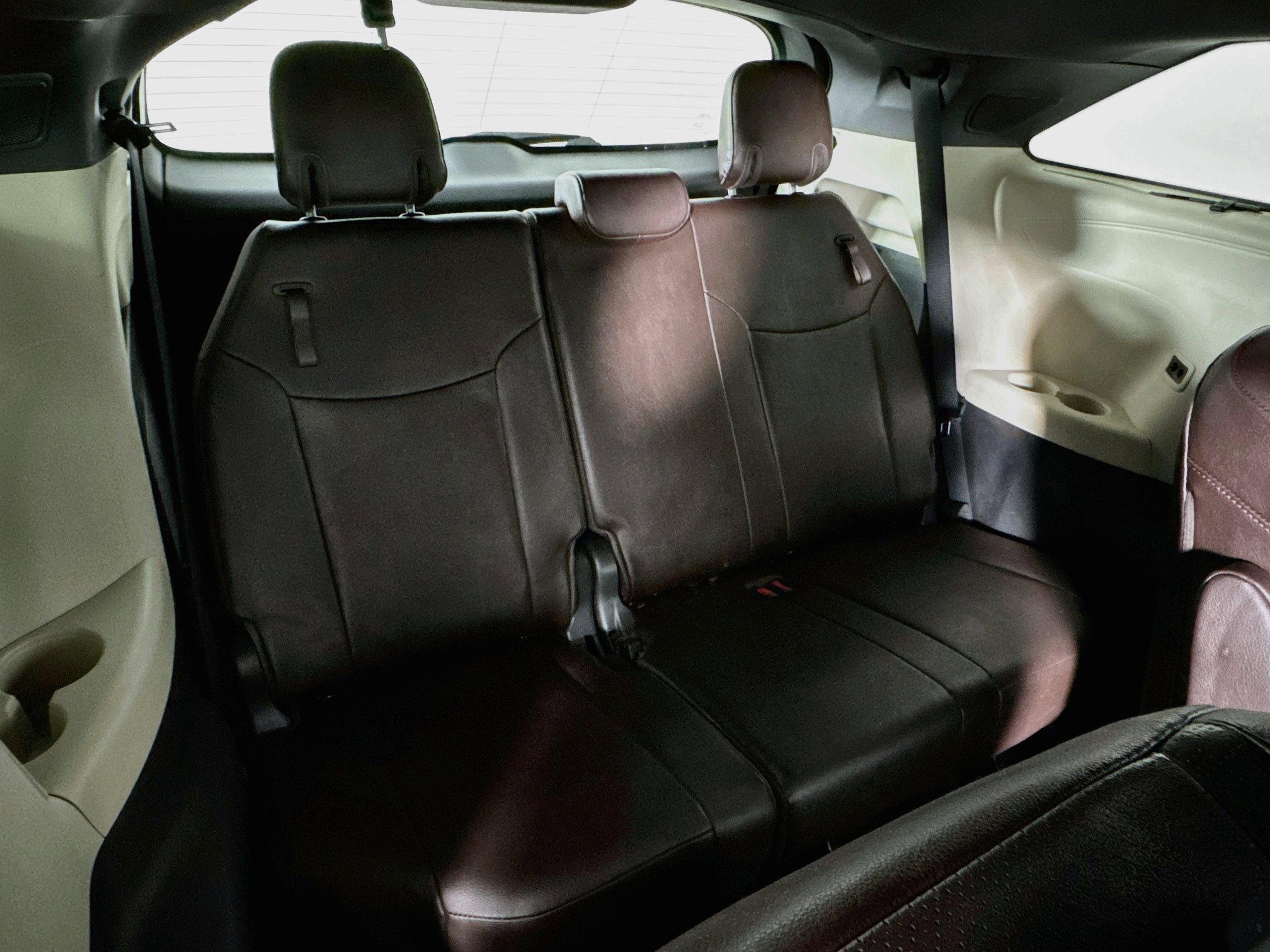 Used 2022 Toyota Sienna Platinum FWD image 30