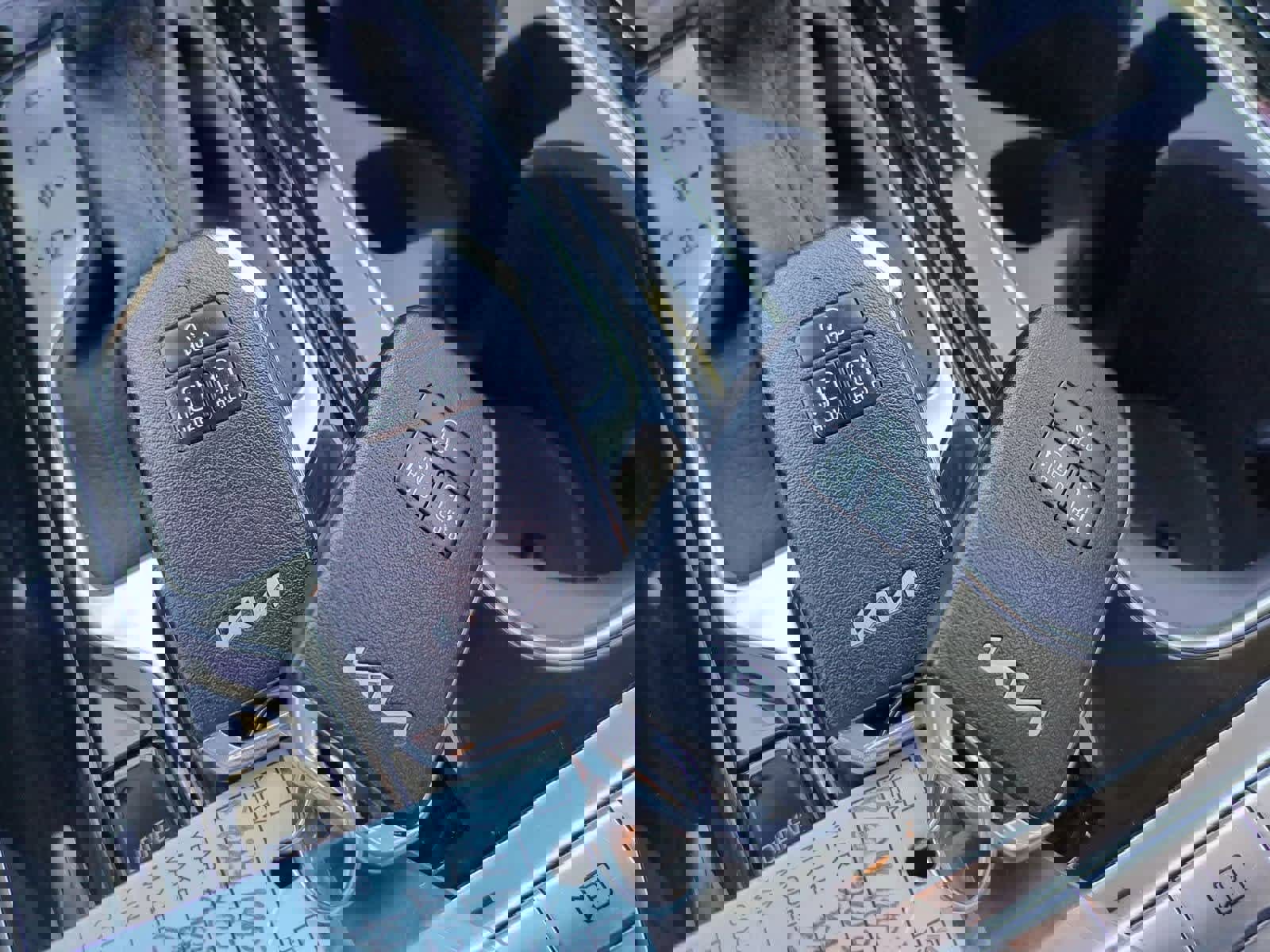 Certified 2023 Kia Carnival EX image 33