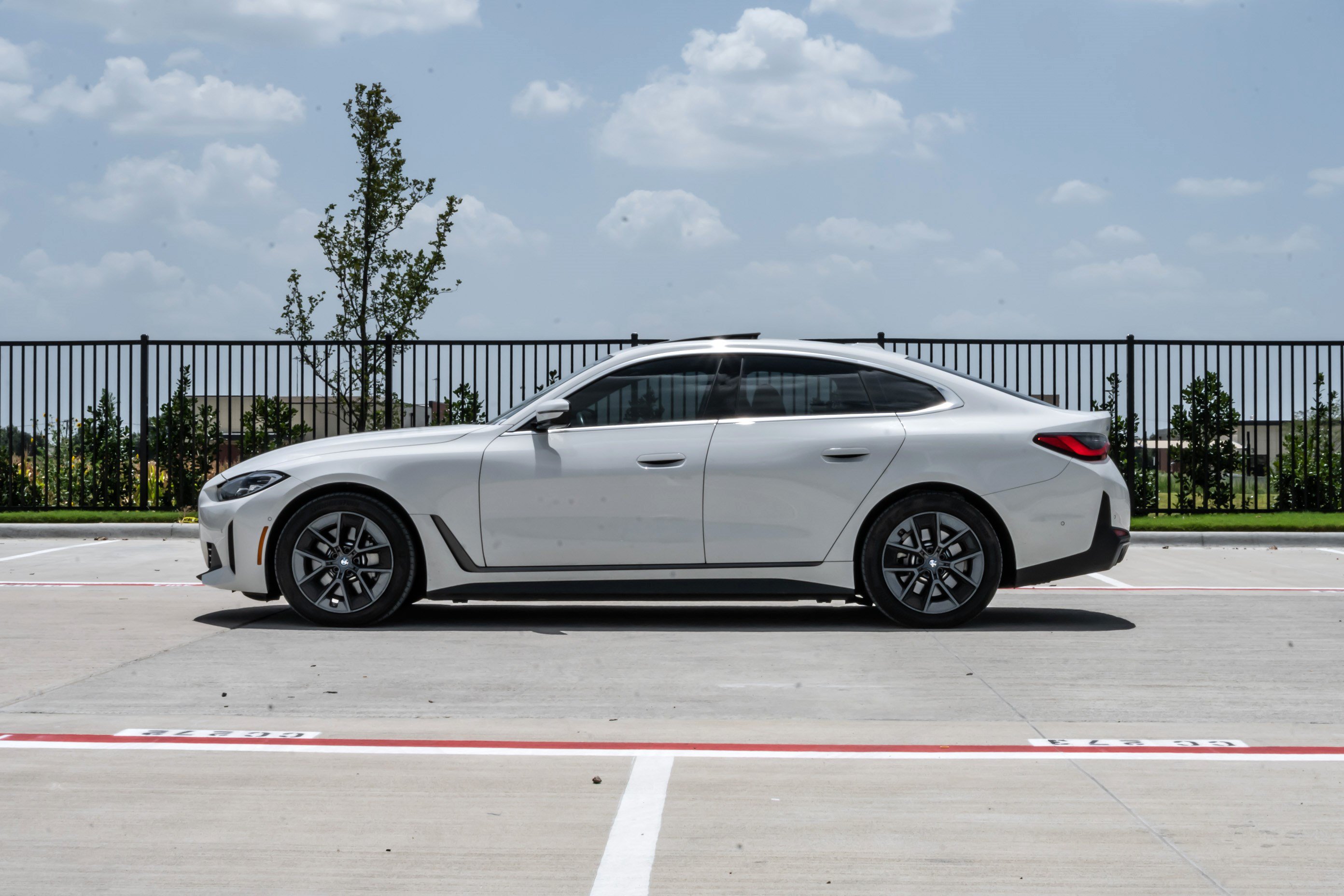Used 2024 BMW i4 eDrive40 w/ Premium Package RWD image 6