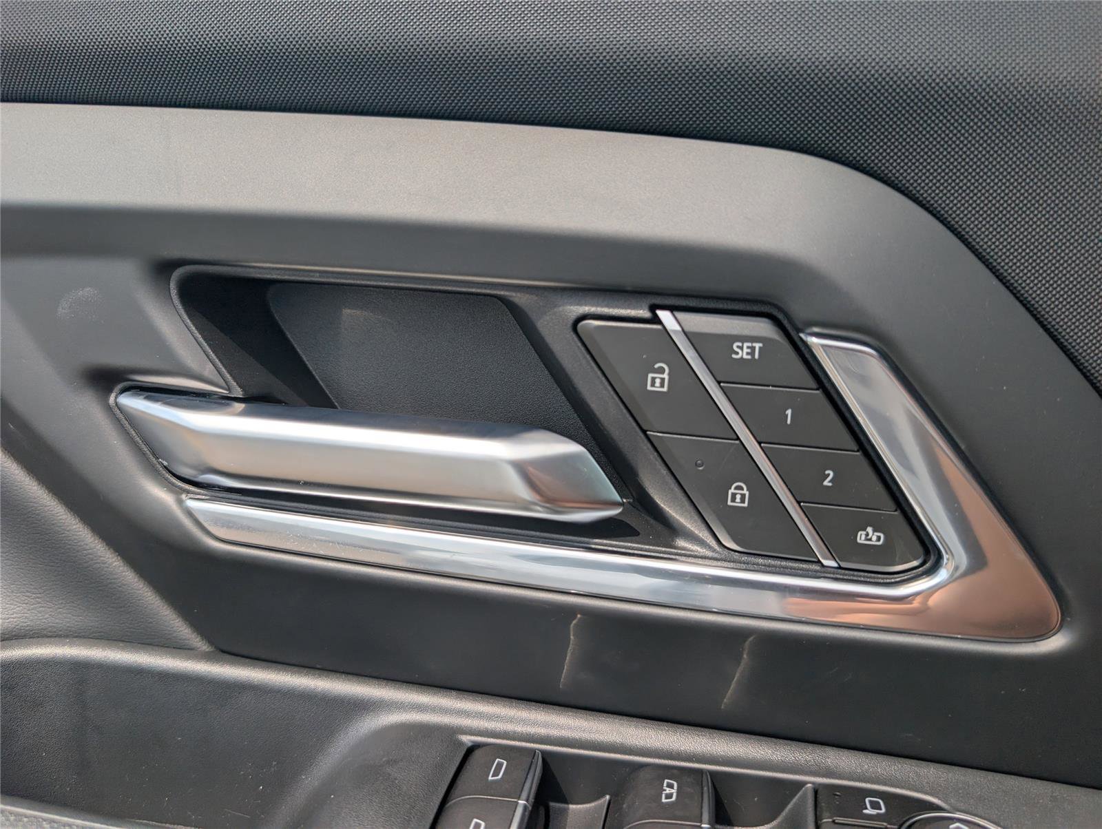 New 2025 Chevrolet Silverado EV LT image 27