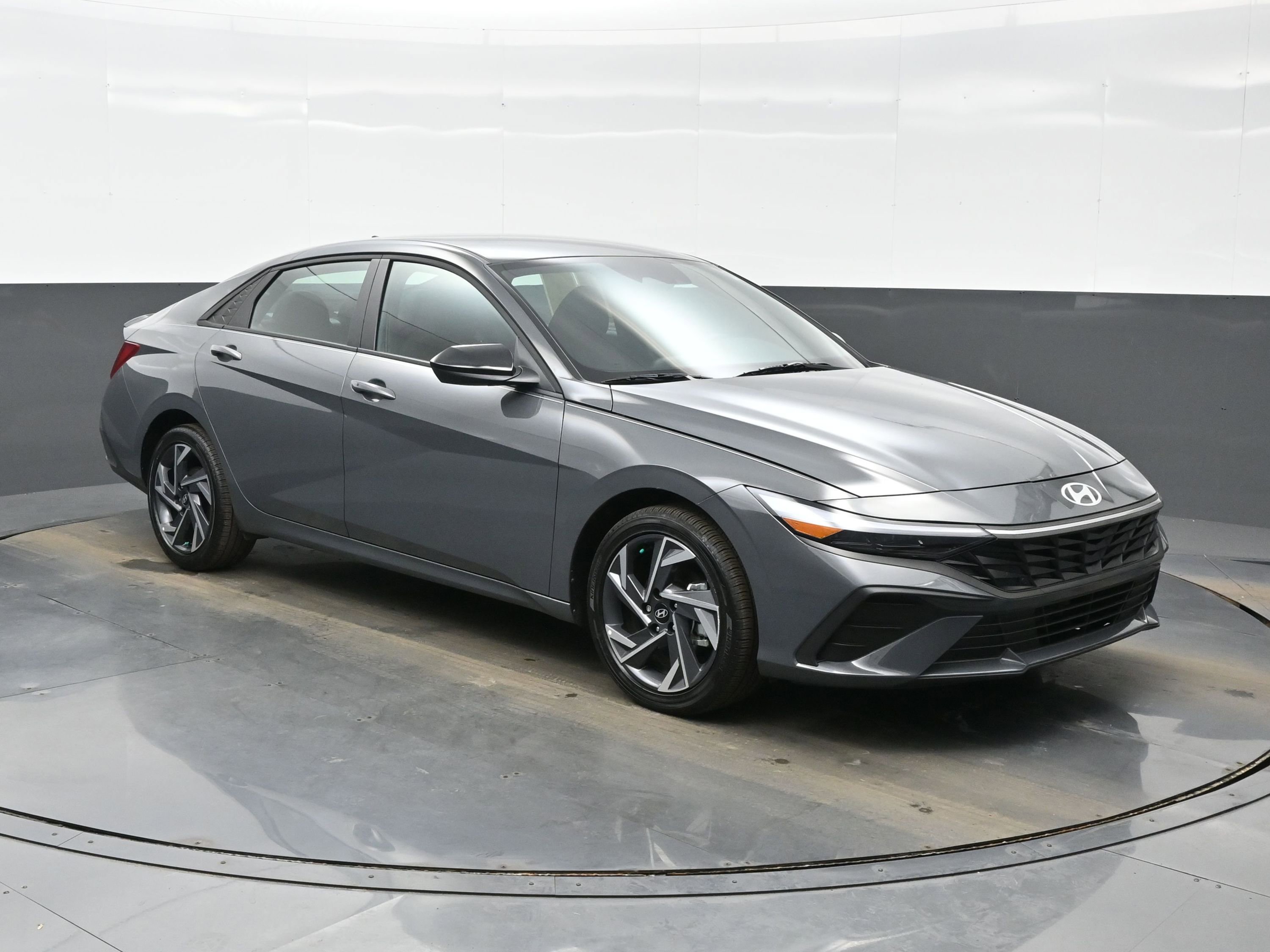 Certified 2025 Hyundai Elantra SEL image 8