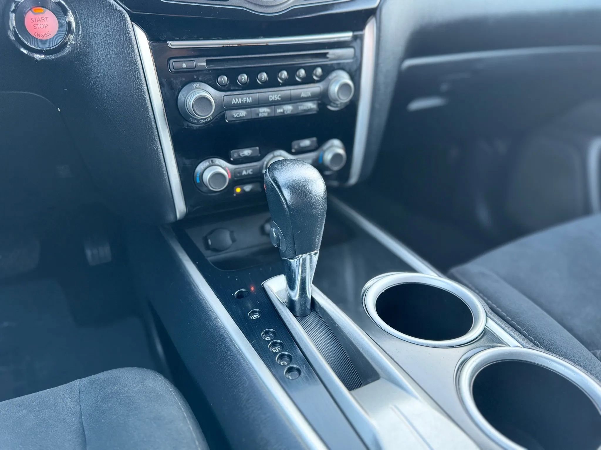 Used 2015 Nissan Pathfinder SV image 22