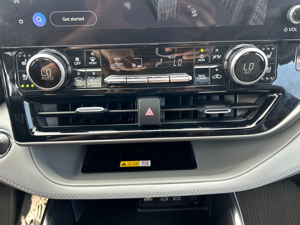 Used 2023 Toyota Highlander Limited image 29