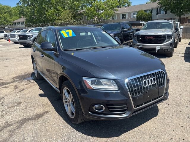 Used 2017 Audi Q5 2.0T Premium Plus w/ Technology Package AWD/4WD image 1
