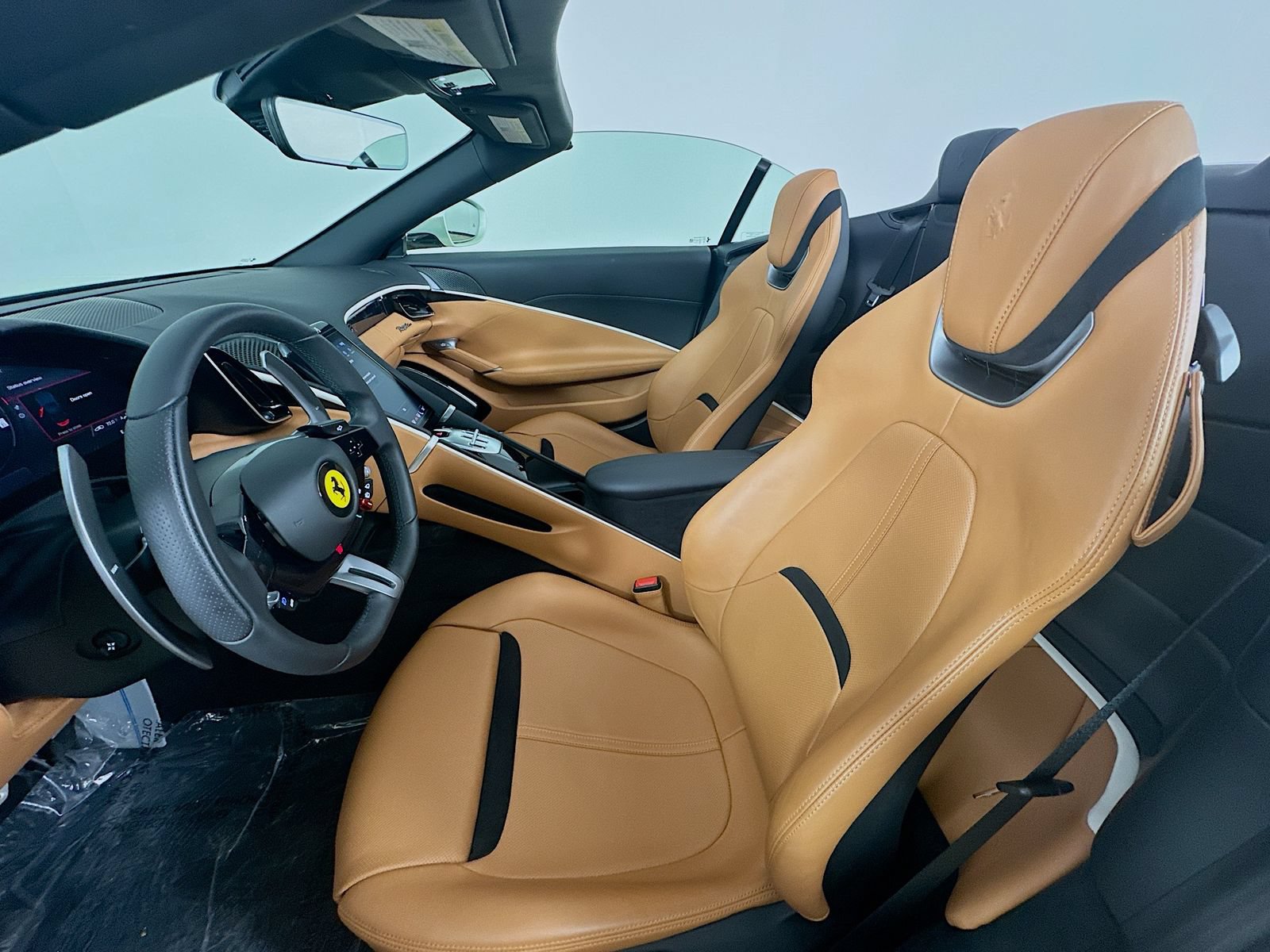 Used 2024 Ferrari Roma Spider RWD image 33
