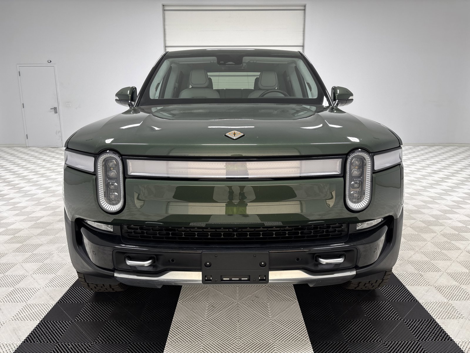 Used 2023 Rivian R1T Adventure image 8