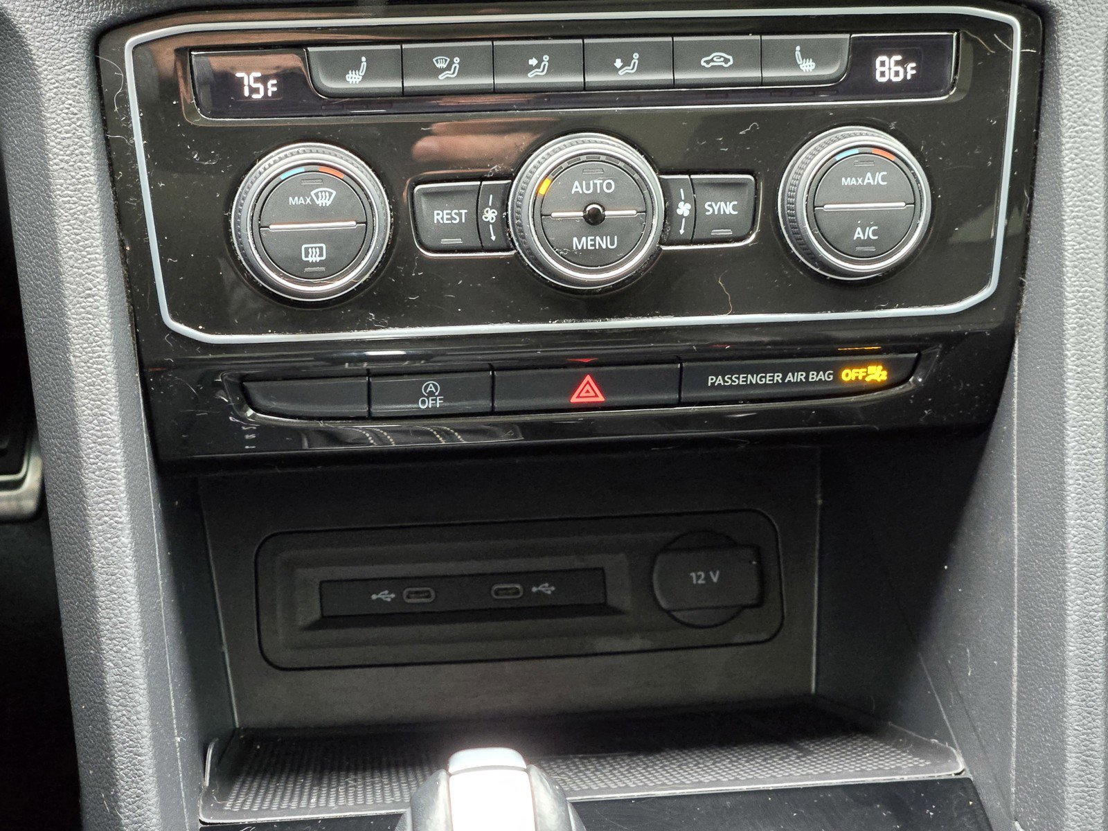 Used 2022 Volkswagen Atlas SEL R-Line image 21