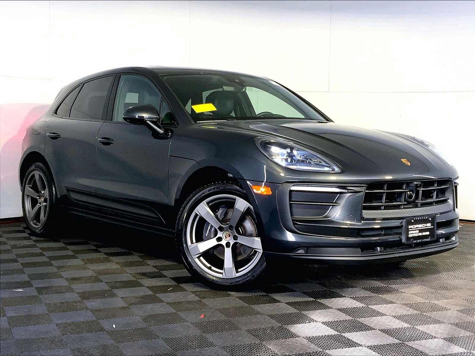 Certified 2025 Porsche Macan image 9