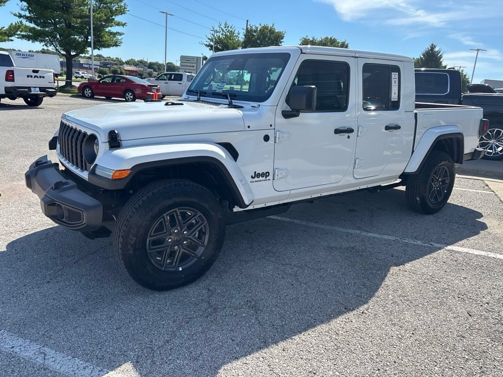 New 2026 Jeep Gladiator Sport AWD/4WD image 13