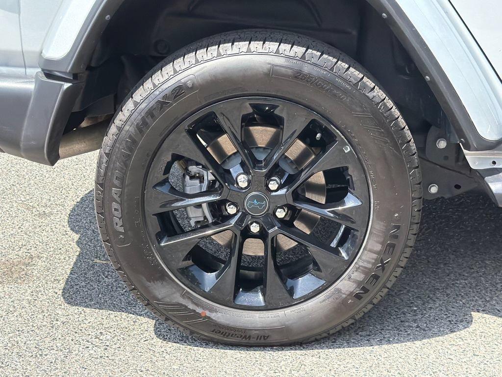 Used 2024 Jeep Wrangler Unlimited Sahara AWD/4WD image 7