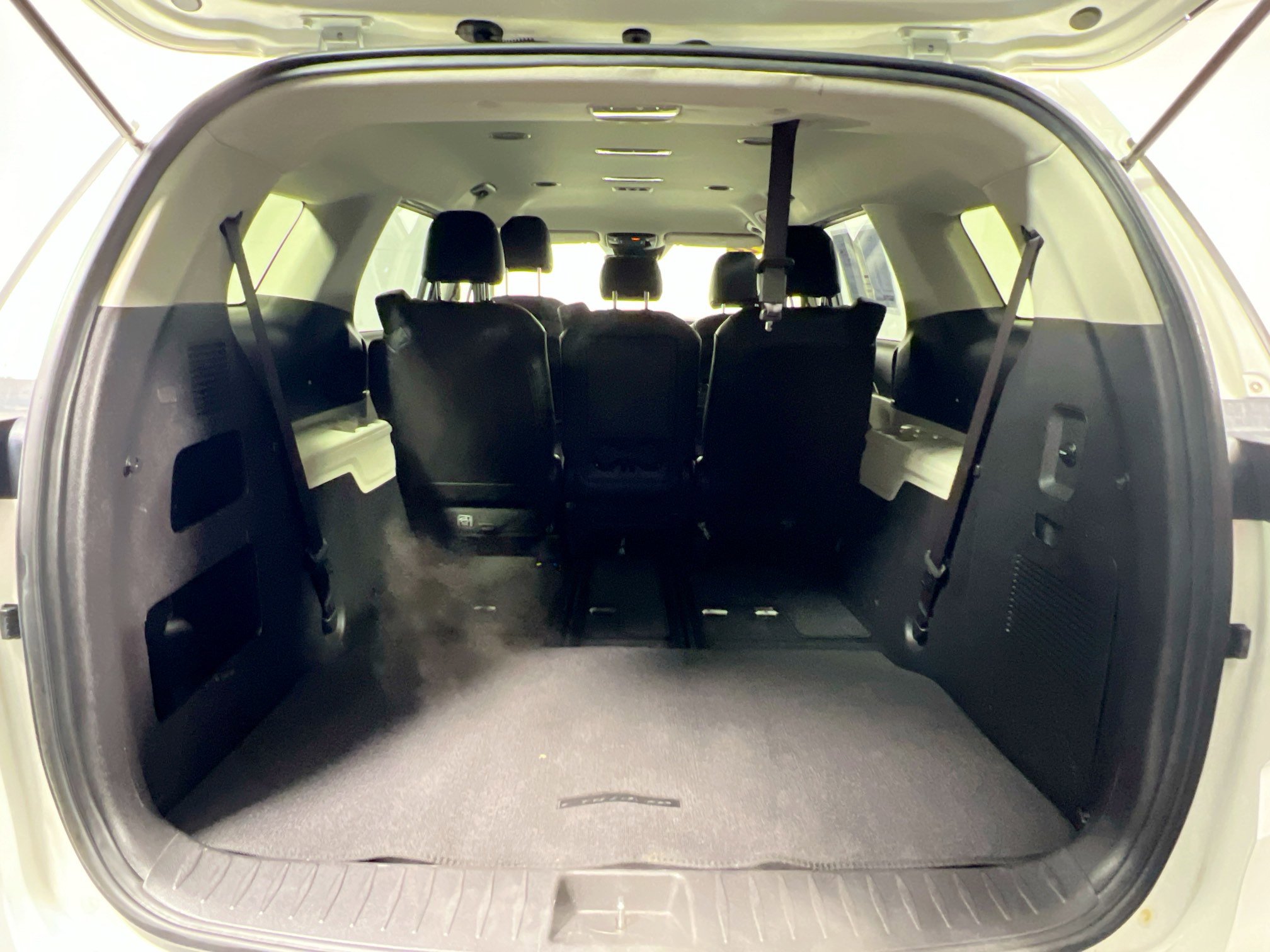 Used 2023 Kia Carnival LX image 34