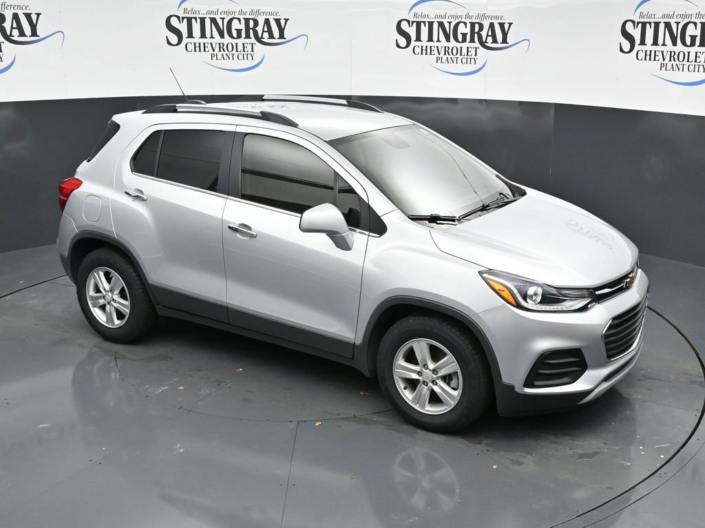 Used 2020 Chevrolet Trax LT w/ Driver Confidence Package FWD image 18