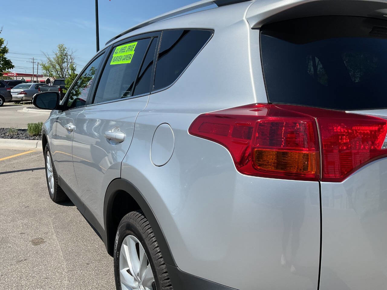 Used 2014 Toyota RAV4 Limited w/ Technology Package AWD/4WD image 5