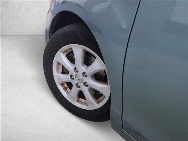 Used 2010 Toyota Camry LE image 10